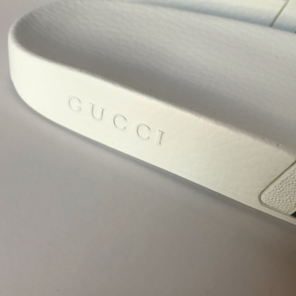 Brand New GUCCI 72 Pursuit White Slides - Picture 4 of 8